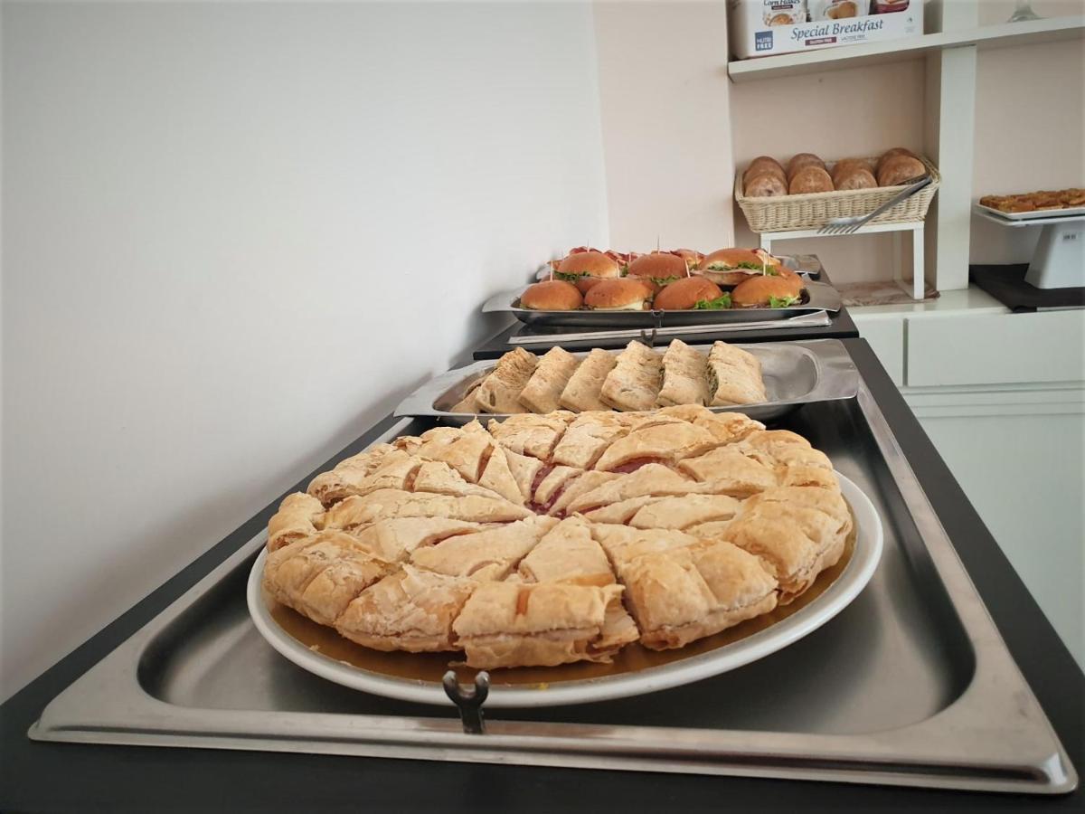 רימיני Hotel Tourist Meuble מראה חיצוני תמונה